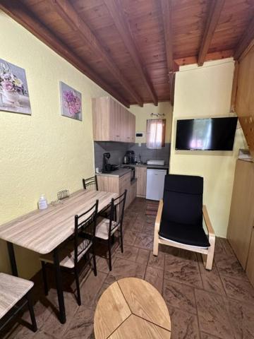 Stenakas Apartments Хиос Екстериор снимка